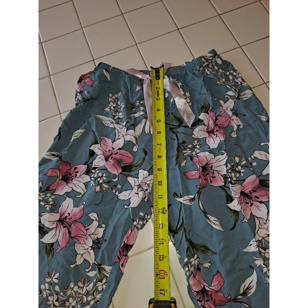 Women's blue and pink floral pajama pants size small - Picture 2 of 9